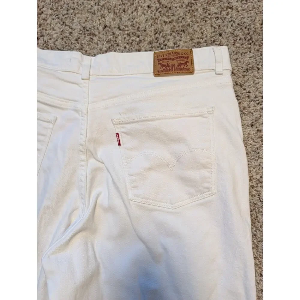 LEVI'S women's White denim Bermuda jean shorts, size 32/14. Embroidered; Classic - Picture 8 of 9